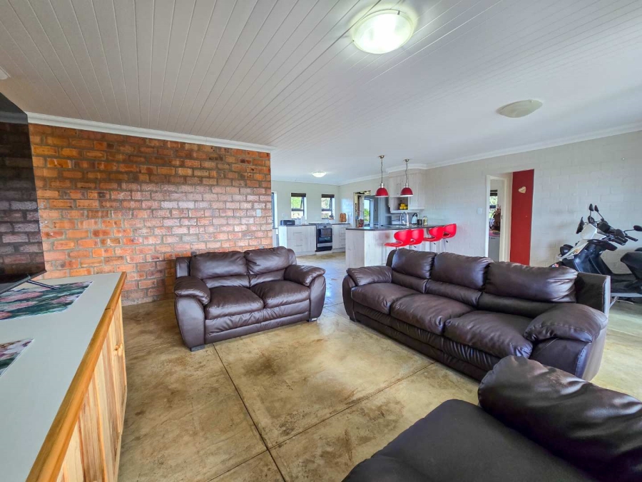 2 Bedroom Property for Sale in Stilbaai Wes Western Cape